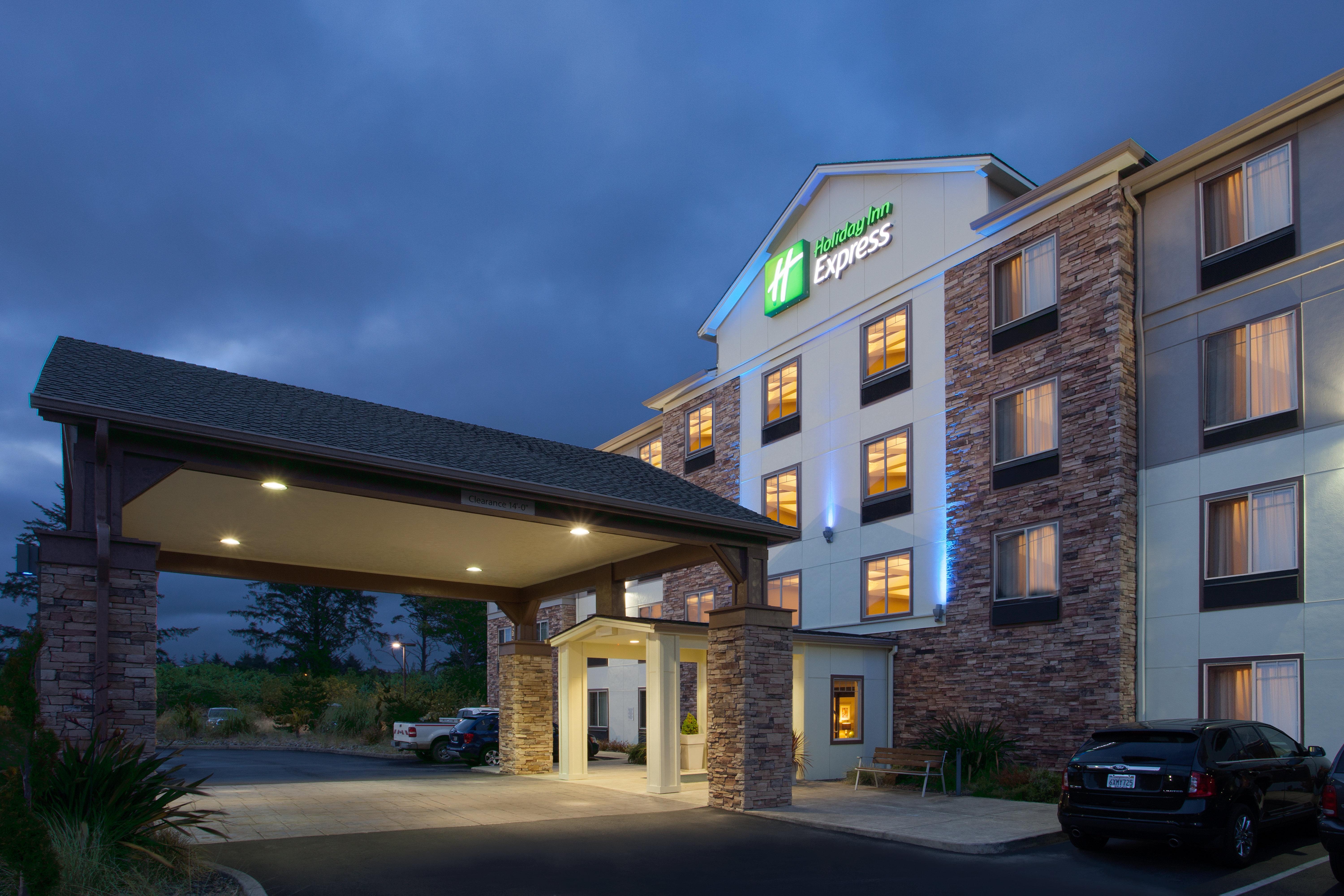 Holiday Inn Express Newport By Ihg Exterior photo