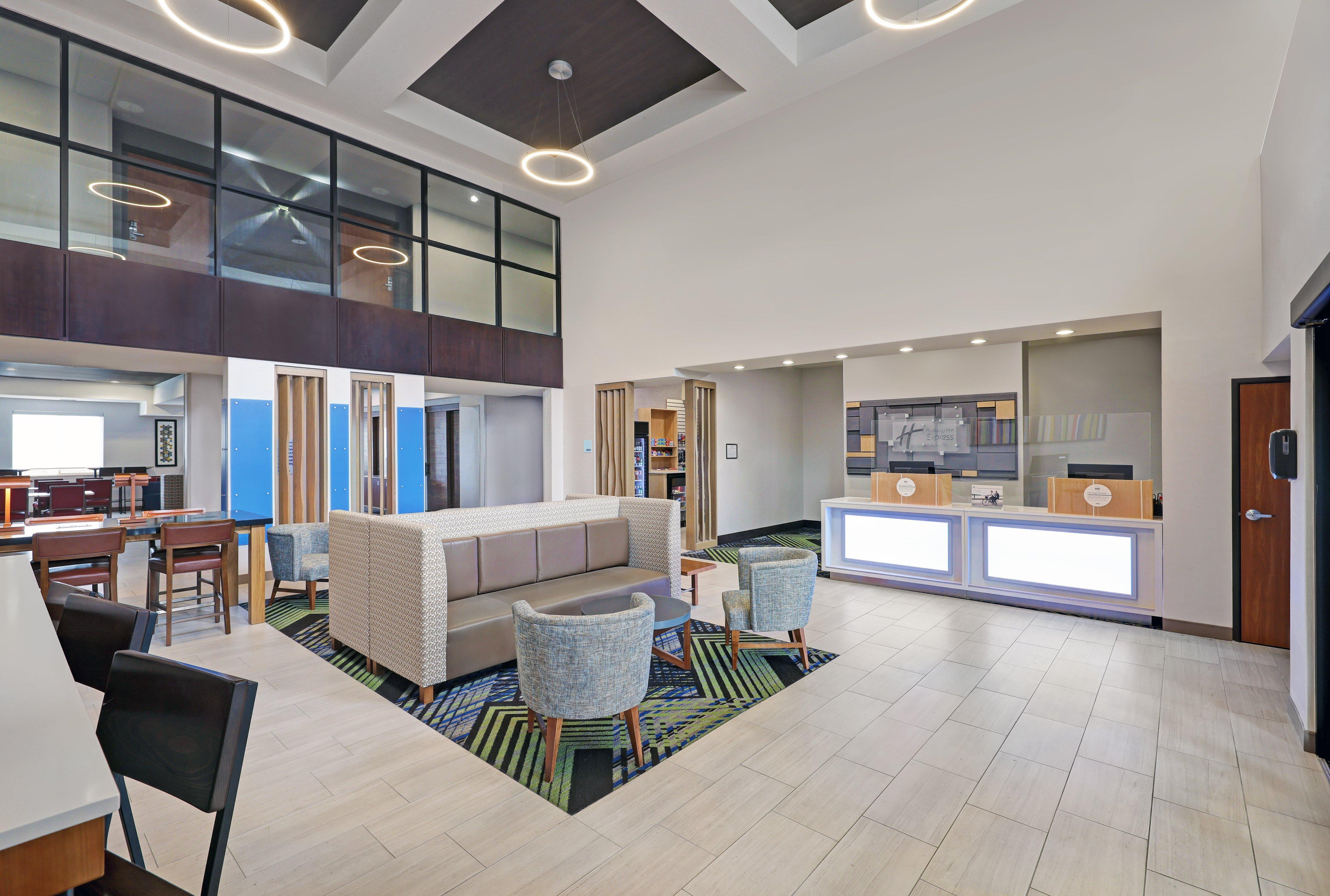 Holiday Inn Express Newport By Ihg Exterior photo