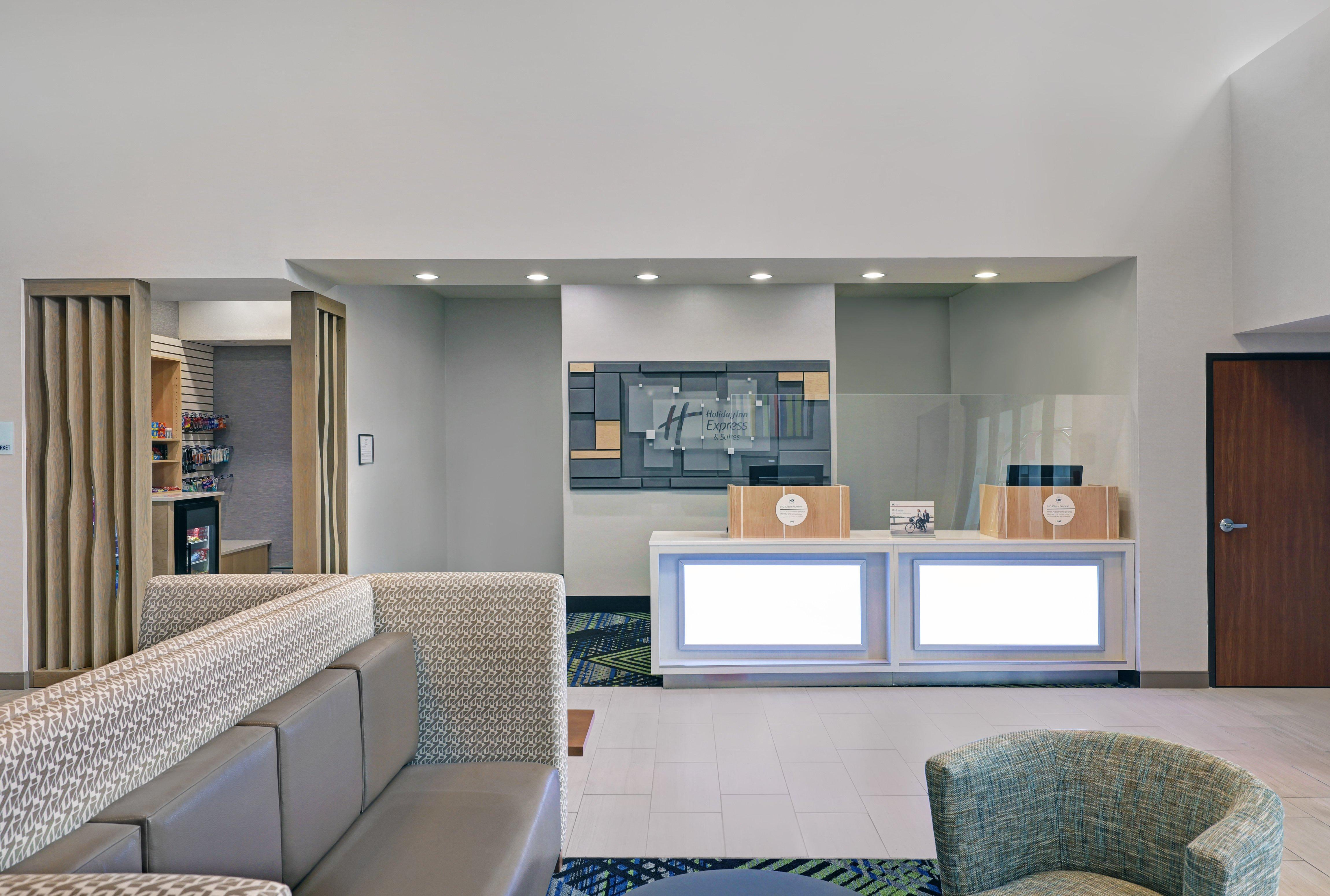 Holiday Inn Express Newport By Ihg Exterior photo