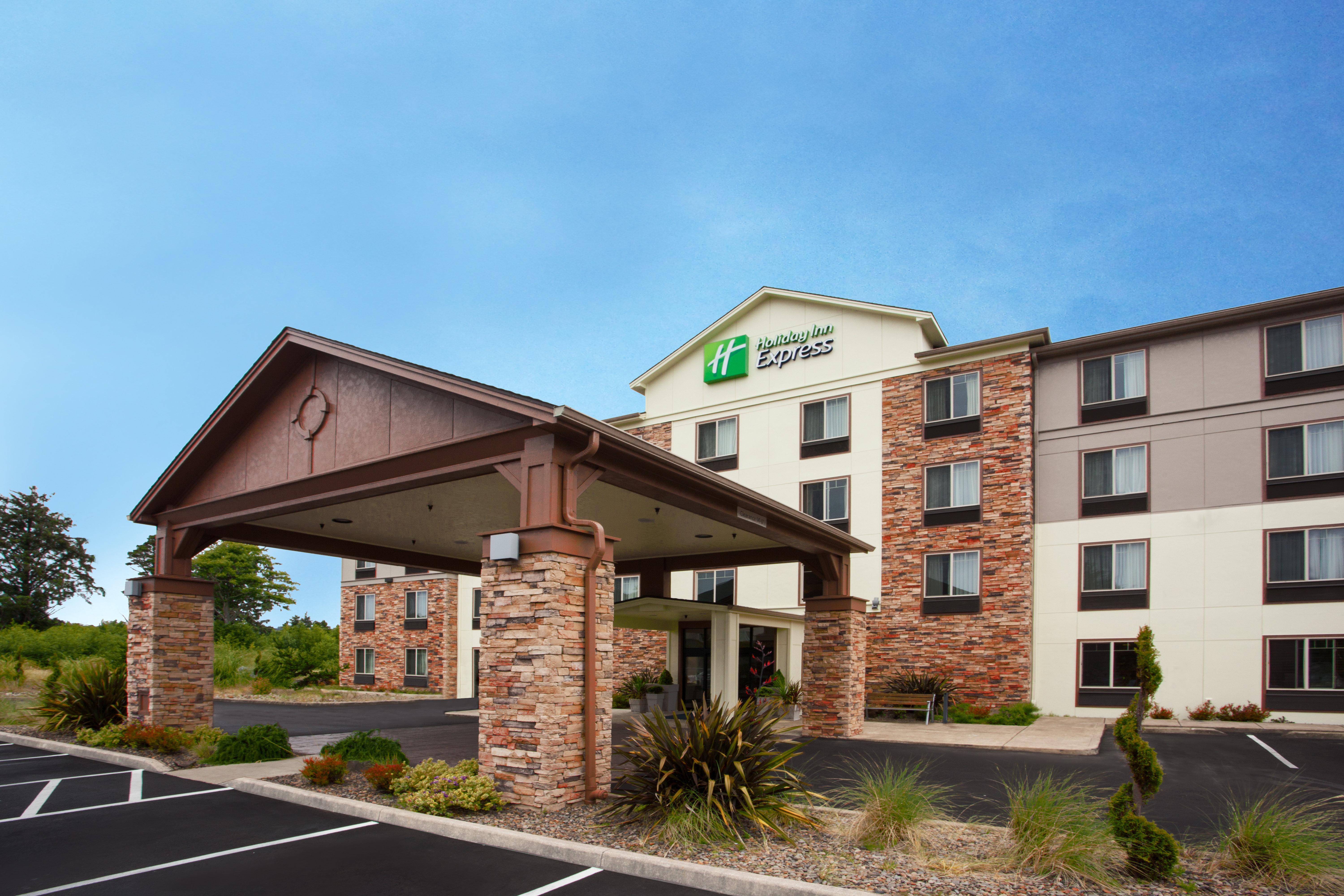 Holiday Inn Express Newport By Ihg Exterior photo