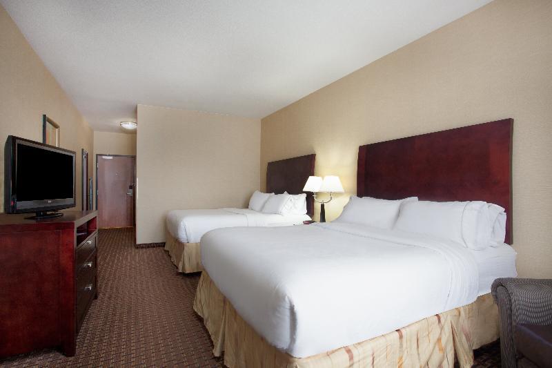 Holiday Inn Express Newport By Ihg Exterior photo