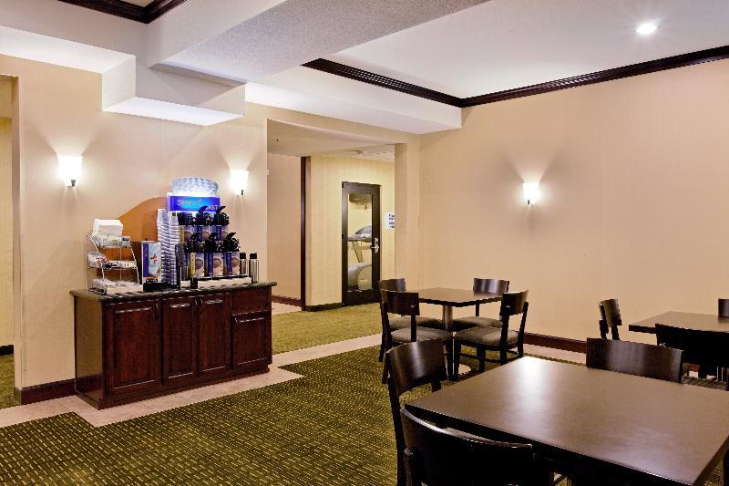Holiday Inn Express Newport By Ihg Exterior photo