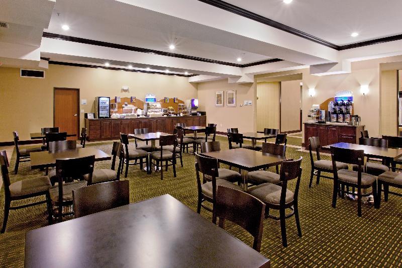 Holiday Inn Express Newport By Ihg Exterior photo